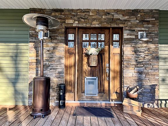 5th image of 842 Bennington Rd