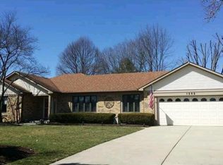 1252 Fox Trail Dr E, New Palestine, IN