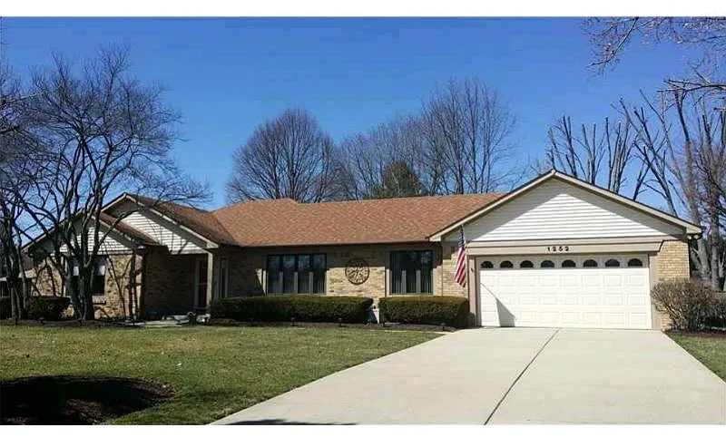 1252 Fox Trail Dr E photo 1