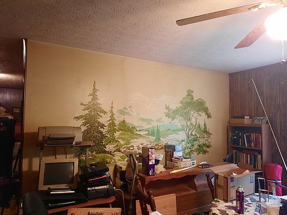 3rd image of 120 Hillcrest Dr