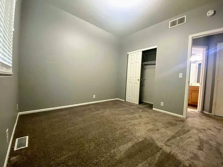 15418 Camden Ave — Photo 11