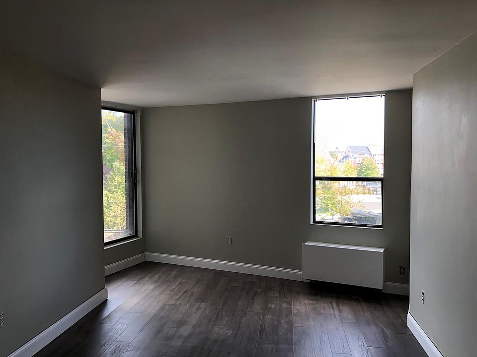 1st image of 316 Burnside St APT 305