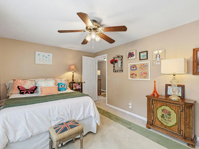 106 Dilworth Ct — Photo 38