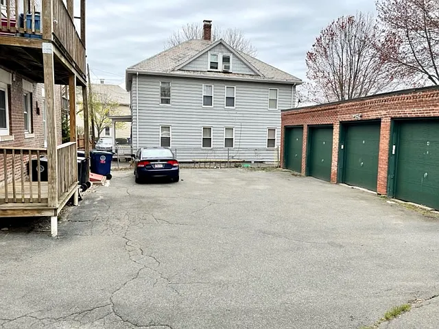 14 Chase St #4 — Photo 9
