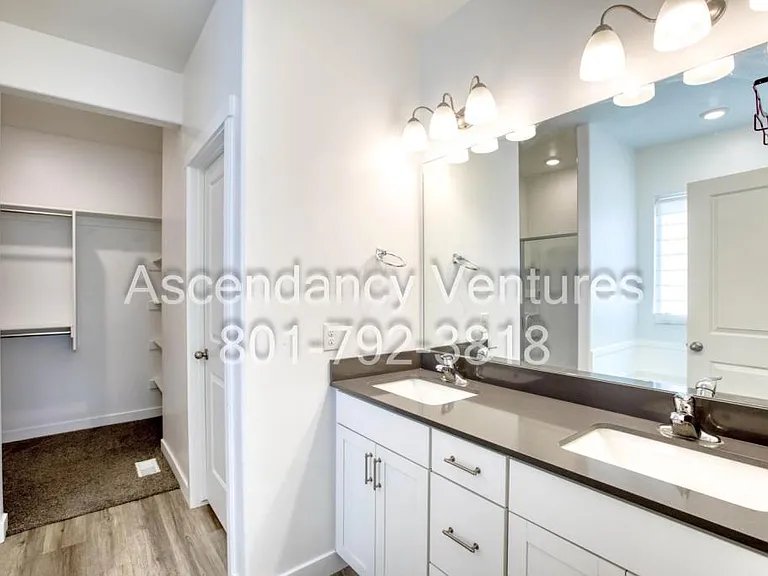 664 W 1300 N — Photo 11