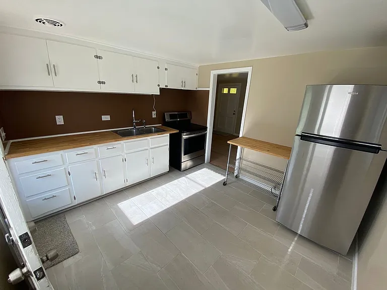 985 S Marshall St — Photo 3