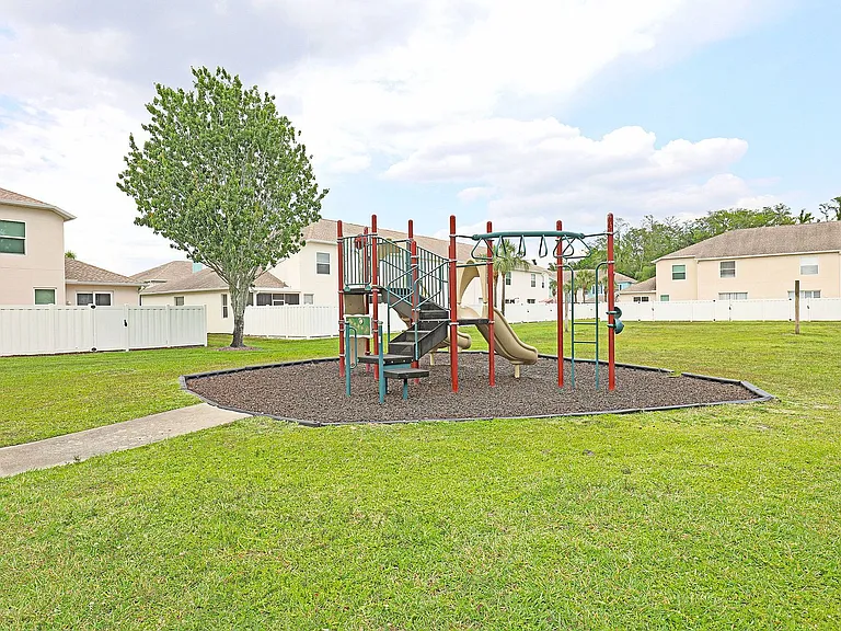 3629 Pine Oak Cir #102 — Photo 23