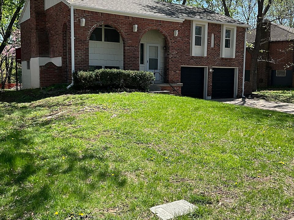 1st image of 704 NW Stratford Pl