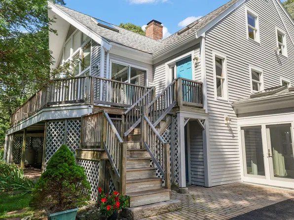 821 W Falmouth Highway, West Falmouth, MA 02540