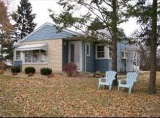 11N883 Russell Rd, Elgin, IL 60124