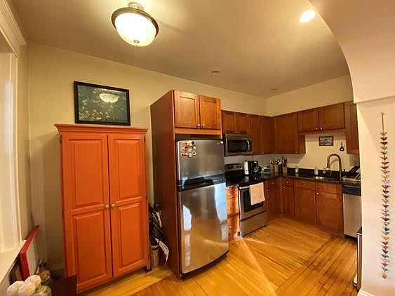 3rd image of 1120 Beacon St APT 1E