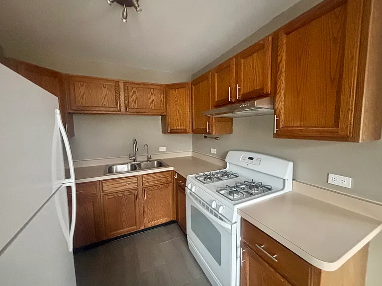 415 Lincoln Ave #B — Photo 2