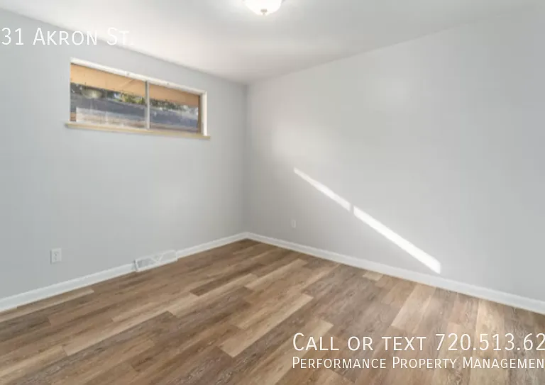 1231 Akron St — Photo 15