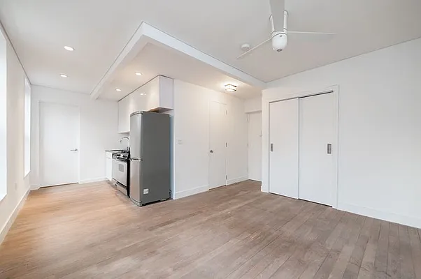 Rented by Veracity NYC LLC | media 7