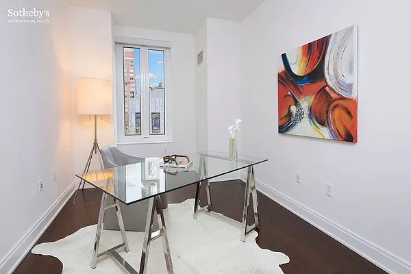 Sold by Sotheby's International Realty | media 10
