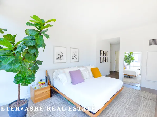 305 East 51st Street image 14 of 25