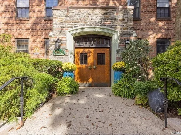840 Bronx River Road #3B, Yonkers, NY 10701