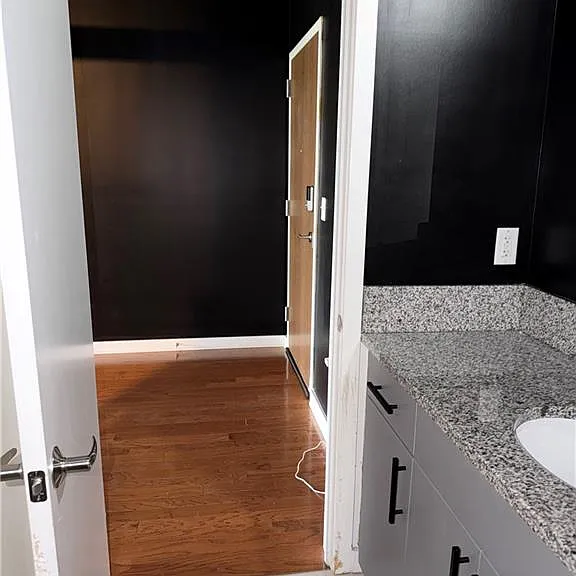333 Nelson St SW #405 — Photo 4