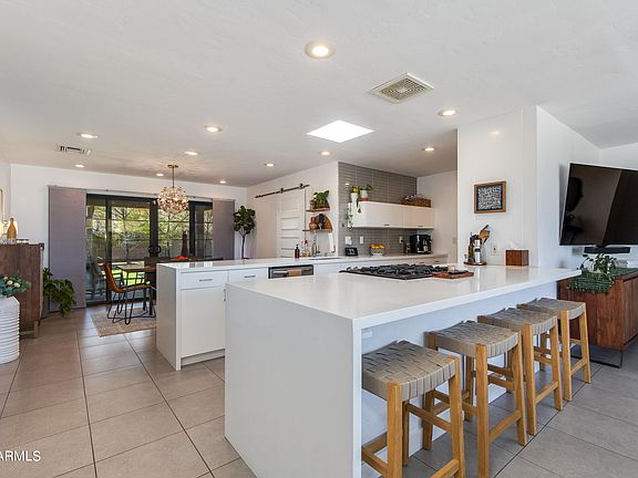 5th image of 4138 N 5TH Avenue