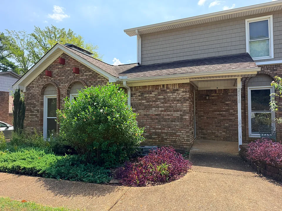 2518 Hawksbury Ln