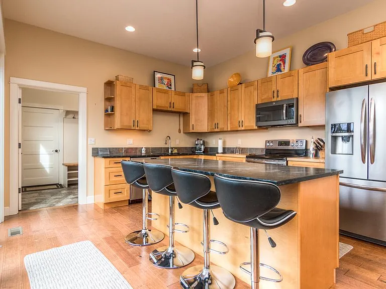 1423 NW Mount Washington Dr — Photo 6