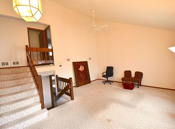 2nd image of 16 Carol Ann Dr