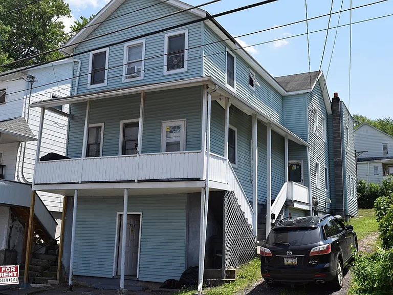 704 Main St #5 — Photo 1