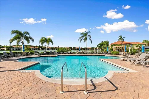 6560 Huntington Lakes Cir #101 Photo 1