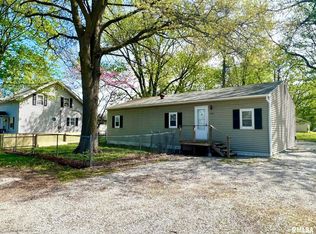 202 S Lumber St, Athens, IL 62613