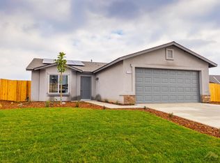 1130 Tangelos St, Bakersfield, CA 93306
