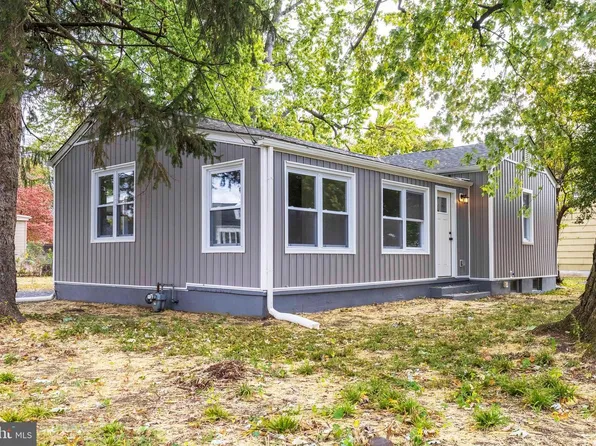 1236 S Pennsylvania Ave, Morrisville, PA 19067