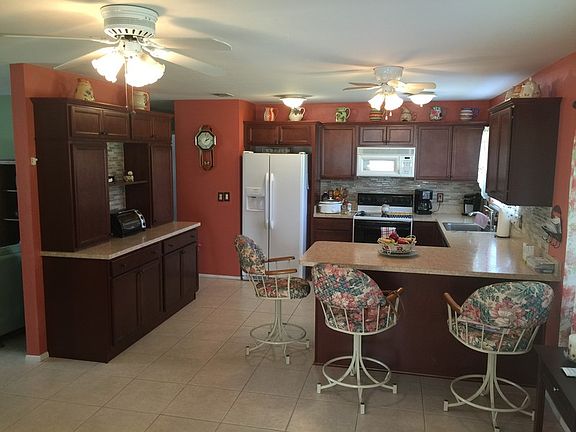 4th image of 1681 SE Burgundy Ln