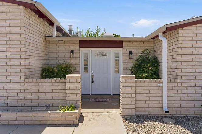 207 Goodman Ave — Photo 2