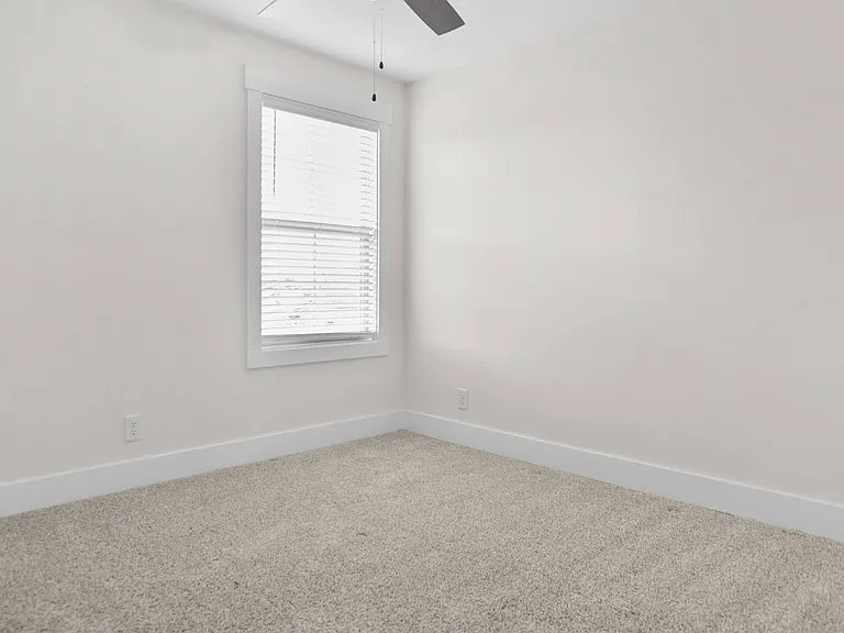 393 Frontier Dr — Photo 18