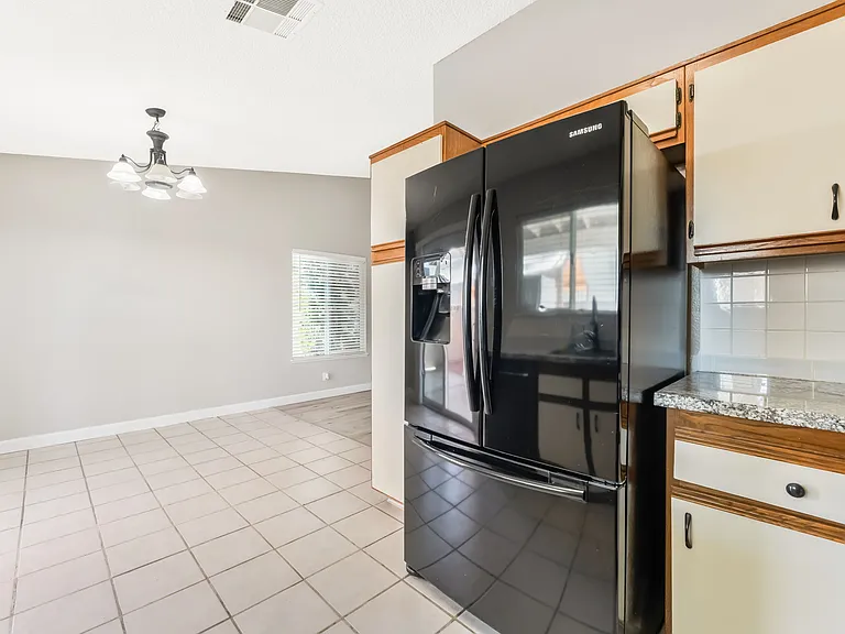 1925 Saint Lawrence Dr — Photo 12