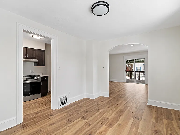 378 Cross St — Photo 9