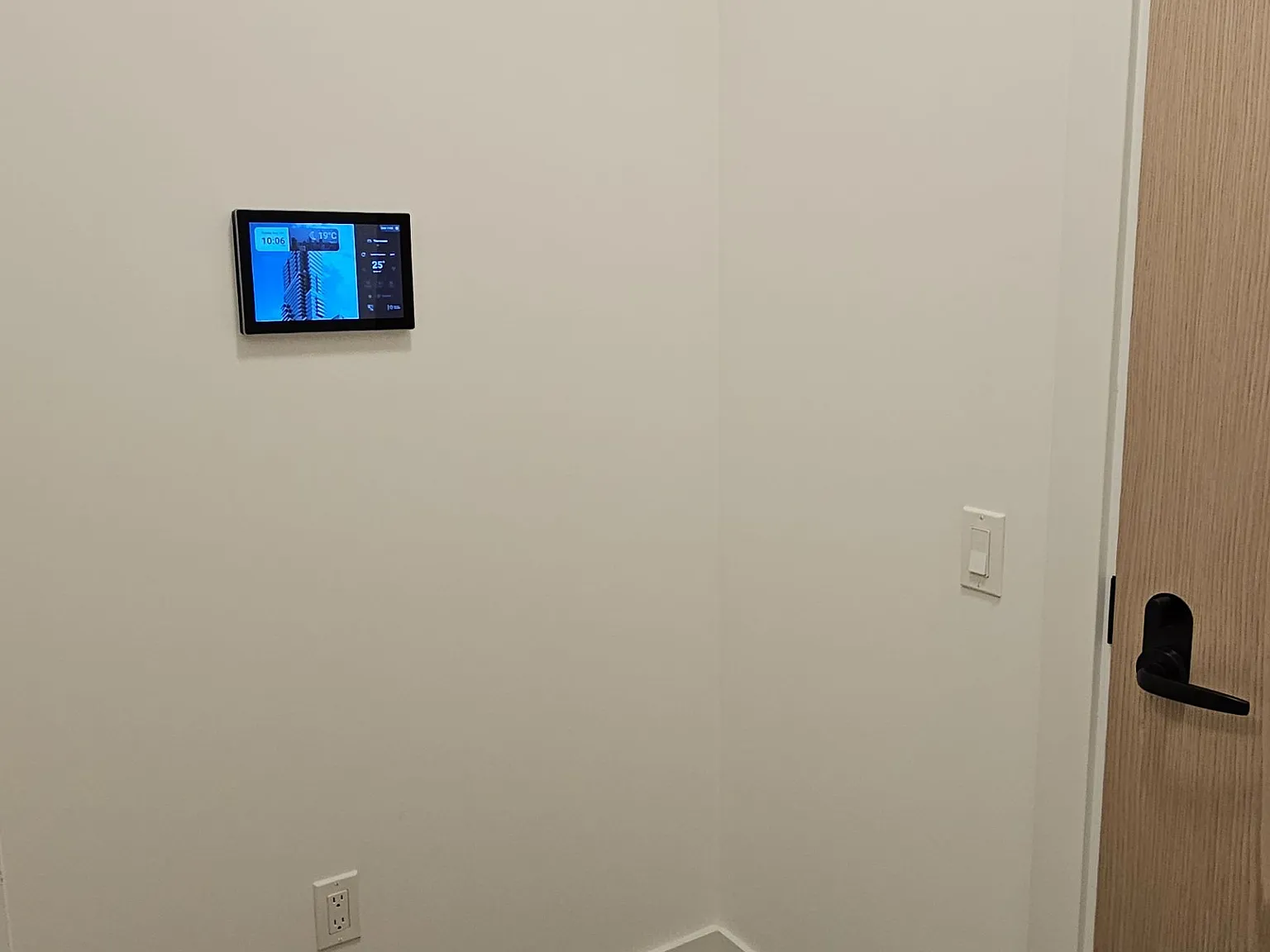 1 bed, $2,100 — Photo 4