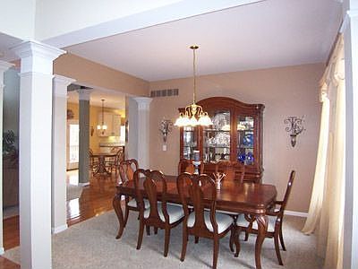 3rd image of 6560 Pleasant Valley Ct