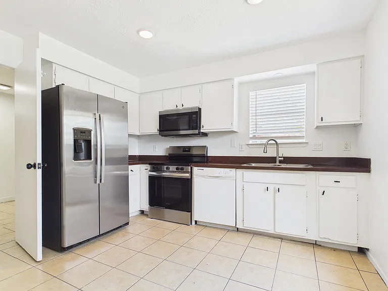 9918 Peachridge Dr — Photo 6