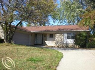 18150 Lincoln Dr, Lathrup Village, MI