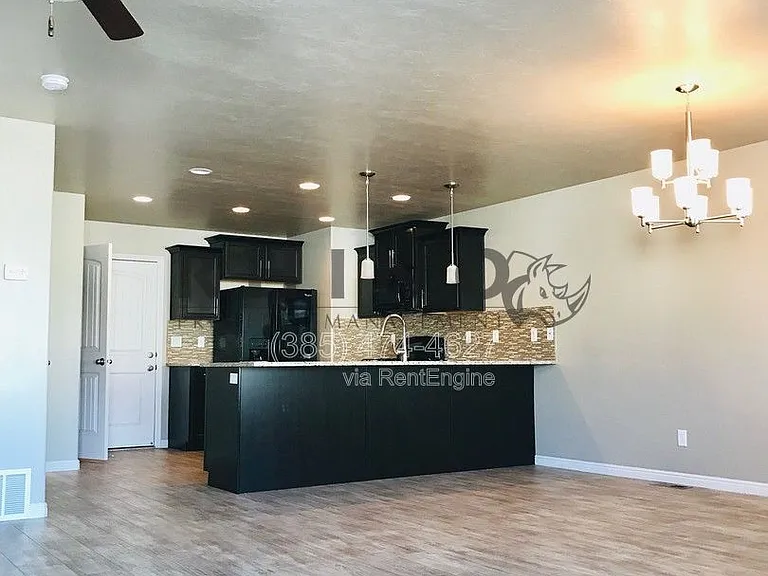 1385 W Bridal Veil Dr — Photo 2