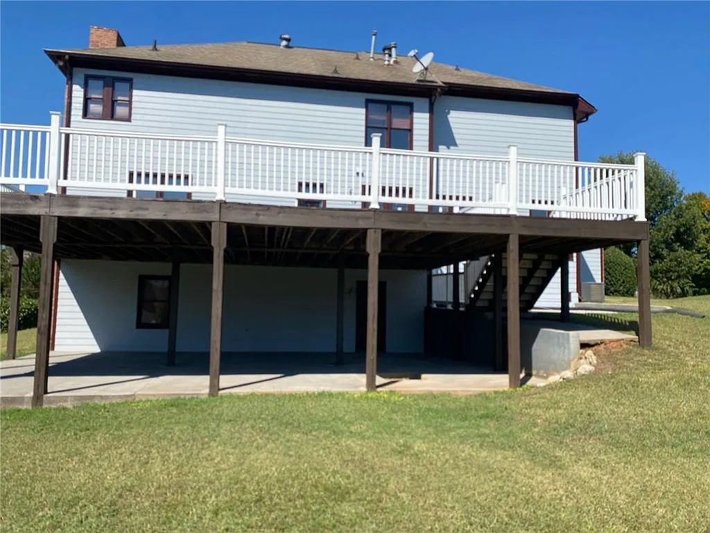 4 bed, 4.5 bath, 2763 sqft, $3,000 — Photo 4