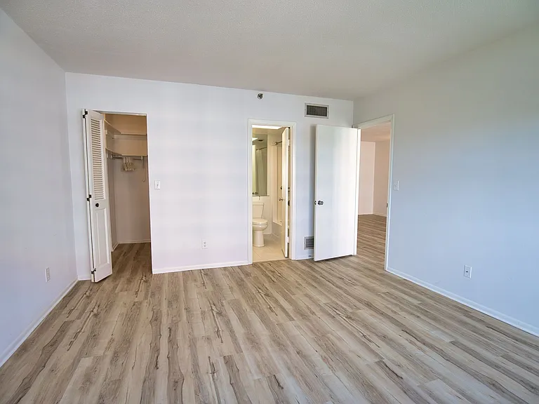 232 Saint Augustine Ave #502 — Photo 15