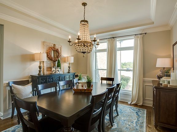 5th image of 409 Eastwood Pl