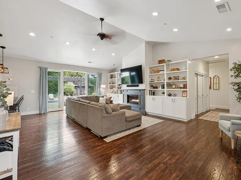 20550 Palmer Ave — Photo 12