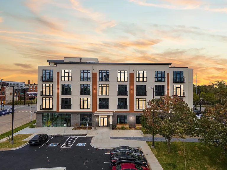 One Eleven Greenwood - Save Up to $500 OFF Your 1st Month's Rent! Move-In Deadlines Apply, Apply ... — Photo 52