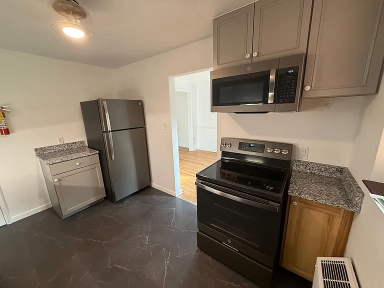 616 W Foster Ave — Photo 8