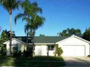11313 Pine Valley Dr, Wellington, FL 33414