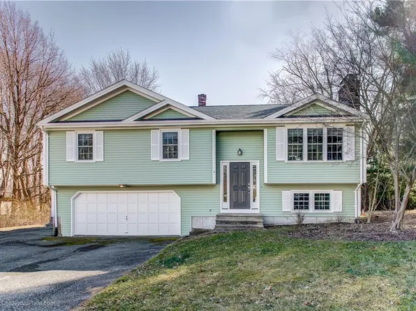 6 Burke Rd, Bristol, RI 02809