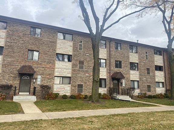 3rd image of 7612 W Lawrence Ave Unit 3A